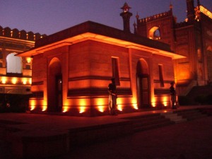 Allama Iqbal Grave