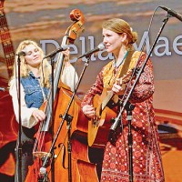 Music Band Della Mae