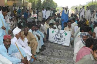 Passengers Dharna