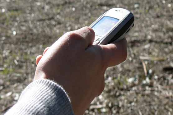 فن لینڈ میں موبائل فون پھینکنے کا دلچسپ مقابلہ