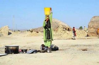 Awaran without assistance