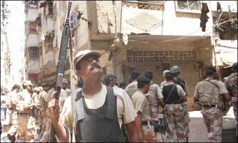 کراچی: پولیس مقابلے میں گینگ وارکے 2 ملزم ہلاک، ایک زخمی،6 گرفتار