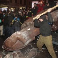 Lenin Statue