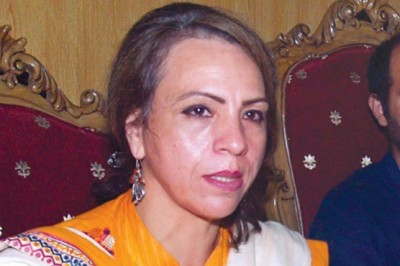  Farzana Bari