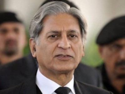  Aitzaz Ahsan