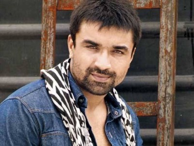  Ijaz Khan