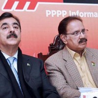 Yousuf Raza Gilani, Makhdoom Amin