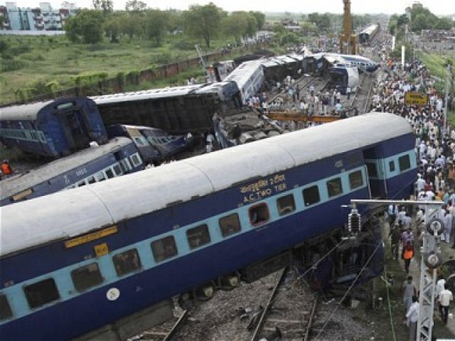 بھارت میں دو ٹرینوں میں تصادم کے نتیجے میں 40 افراد ہلاک، 100 سے زائد زخمی