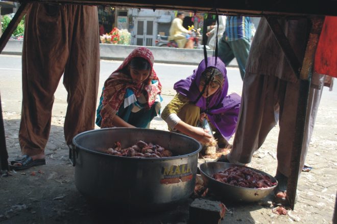 ہم مائیں، ہم بہنیں، ہم بیٹیاں، قوموں کی عزت ہم سے ہے