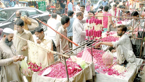 گوجرانوالہ اور گردونواح میں پھول نایاب، شہری ڈھونڈتے رہے