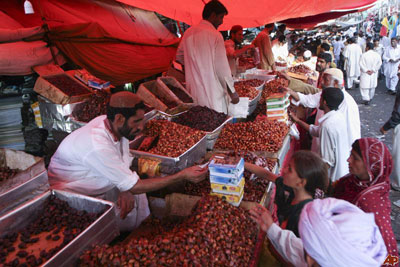 رمضان بازار غیر معیاری اور مہنگی چیزیں ہری مرچ ٹماٹر ادرک غائب