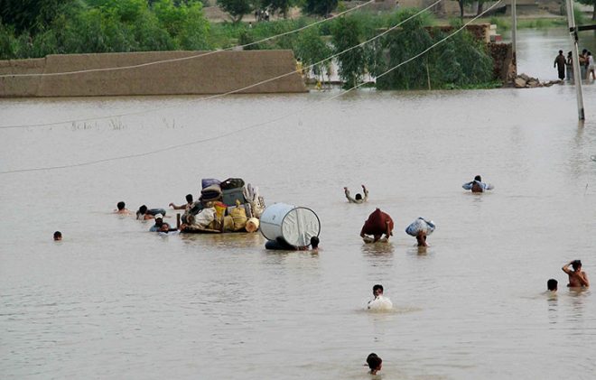 سیلابی ریلے نے سندھ کا رخ کر لیا، گوپانگ، سرور آباد زمیندارہ بند ٹوٹنے سے درجنوں دیہات زیر آب