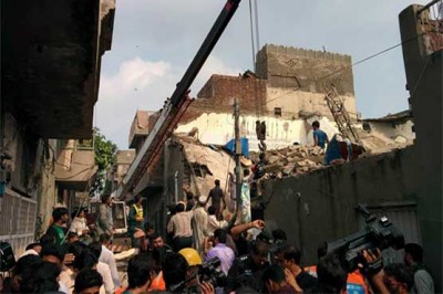 Lahore, Mosque Roof Fell