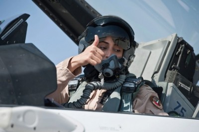 UAE Female Pilot