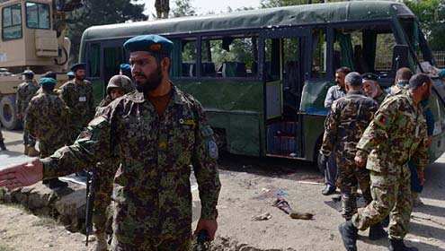 افغانستان میں فوجی قافلے پر بم حملہ، 6 اہلکار ہلاک