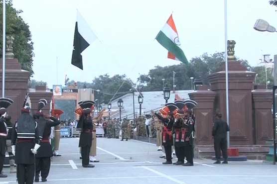 قوم کے حوصلے بلند، واہگہ بارڈر کی فضا پاکستان زندہ باد کے نعروں سے گونج اٹھی