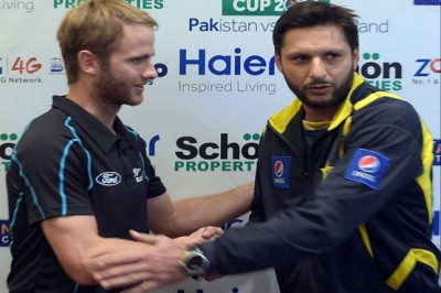 Ken Williamso and Shahid Afridi