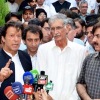 Imran Khan, Pervaiz Khattak