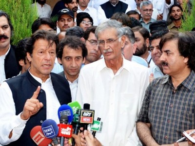 Imran Khan, Pervaiz Khattak