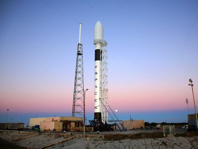 Space Ship Falcon 9