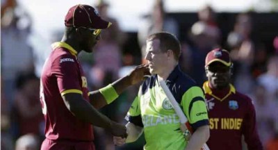 Darren Sammy, John Mooney