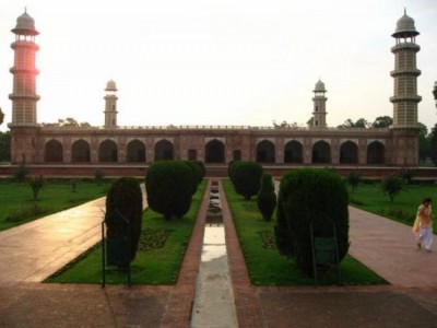 Tomb Of Jahangir