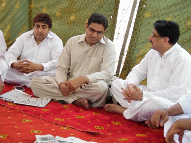 Kamran Mumtaz Prays