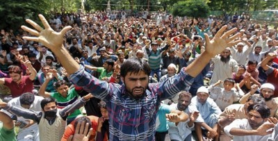 Kashmir Employees Demonstrate