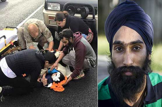 جذبہ انسانی، سکھ نوجوان نے زخمی بچے کی مدد کیلئے اپنی پگڑی اتار دی