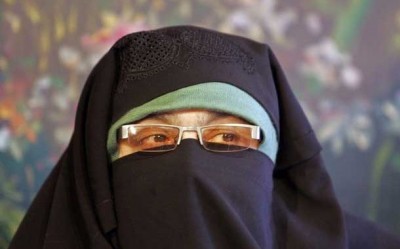  Aasiya Andrabi