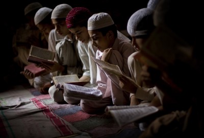 Children reading Quran