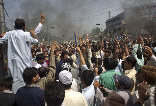 بھارت سے تجارت، جی ایس ٹی کے خاتمے کیلئے کسان اتحاد کا پنجاب اسمبلی کے سامنے دوسرے روز دھرنا