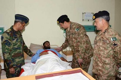 Raheel Sharif Visit CMH Peshawar