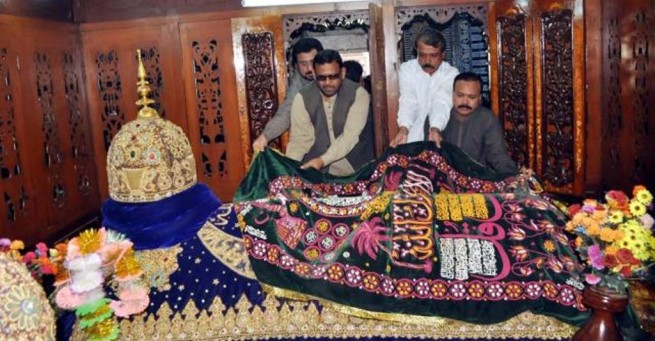 MQM Delegation Dargah Latif Attendance