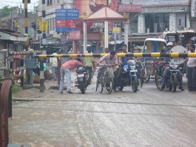 Railway Crossing Traffic Rush