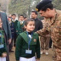 General Raheel Meet Children