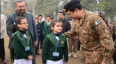 General Raheel Meet Children