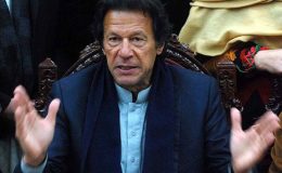 چیئرمین تحریک انصاف عمران خان کا کہنا ہے کہ وزیراعظم نواز شریف کا کچھ کہہ نہیں سکتے کہ وہ 2018 سے پہلے ہی کہیں سیاسی خودکشی نہ کرلیں