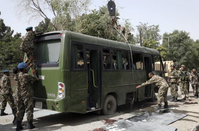 افغانستان میں آرمی کی بس پر خود کش حملہ، 3 اہلکار ہلاک متعدد زخمی