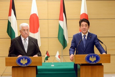 Mahmoud Abbas and Shinzo Abe