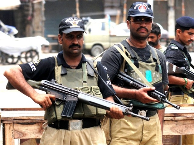 کراچی میں پولیس اہلکاروں کی ڈیوٹی ختم ہونے کے بعد تھانے میں انٹری بند