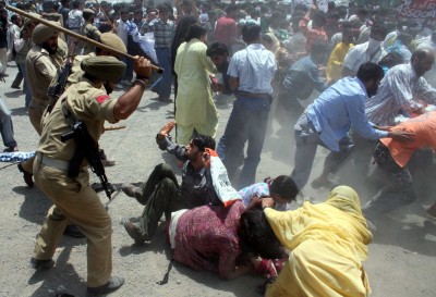 Indian Police Beat Female