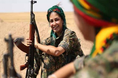 Kurdish fighters women