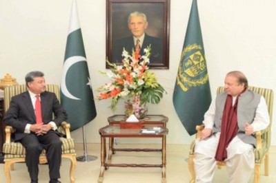 Nawaz Sharif and Mayor Sheikh Ansar Aziz Meet