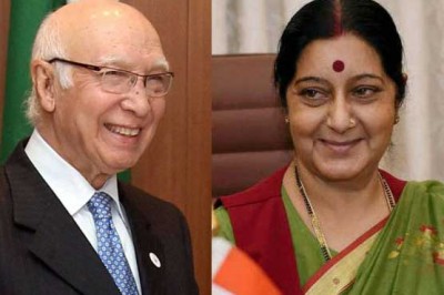 Sartaj Aziz met Sushma Swaraj