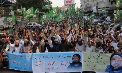 Supporters of Mumtaz Qadri rally