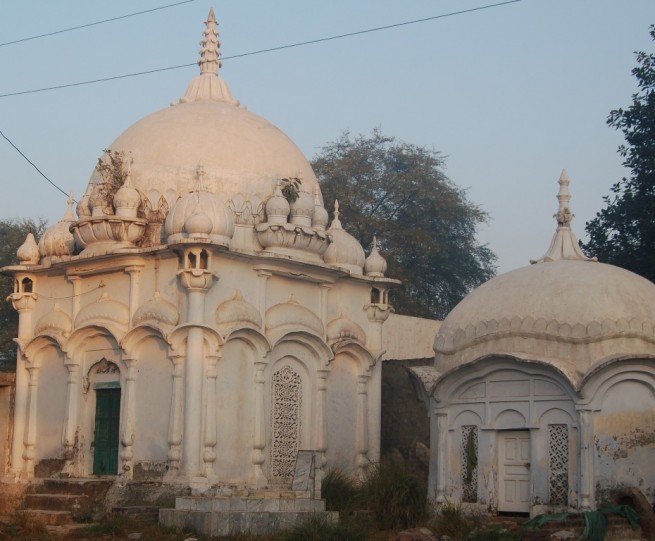 Darbar e A'aliya Channi Mast Qalandar, Phalia