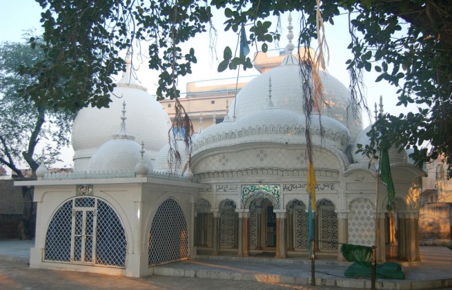 Darbar e A'aliya Channi Mast Qalandar, Phalia