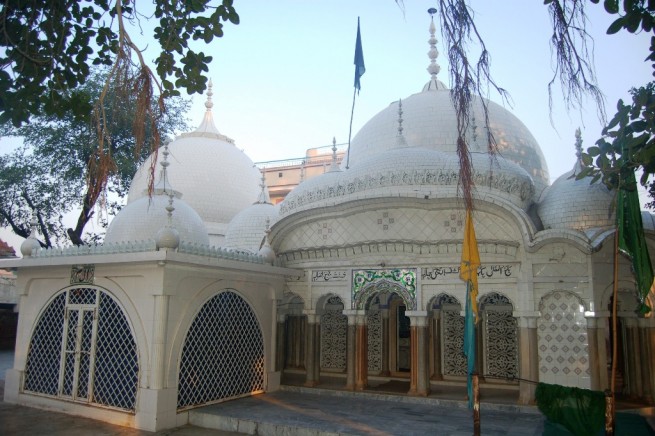 Darbar e A'aliya Channi Mast Qalandar, Phalia