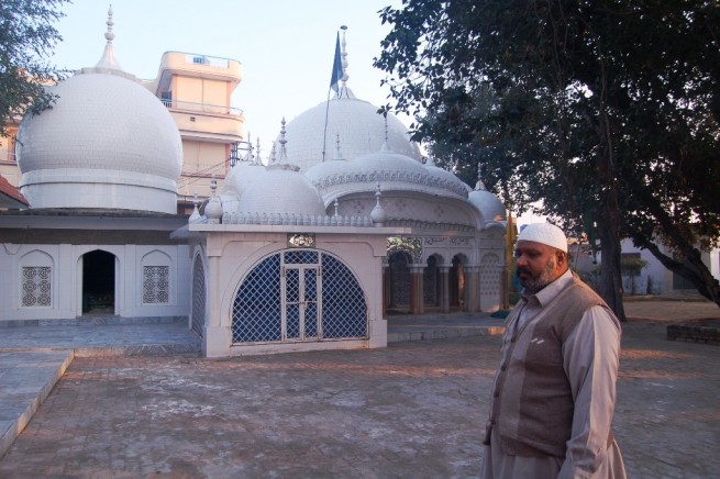 Gaddi Nasheen Channi Mast, Pir Shabeeh ul Hasan Mashadi